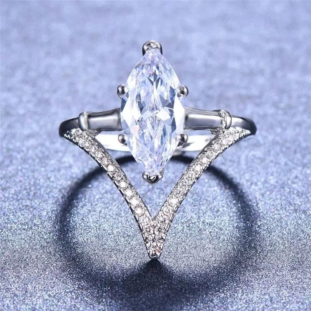 TENSION MOUNT COCKTAIL RING – LIMITED SUPPLY ✨